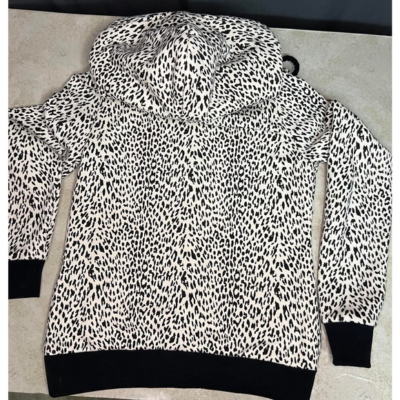 Wanakome Canada Hoodie Womens Size M Leopard Print White Black Cowl Neck Logo - Picture 4 of 6